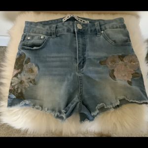 TinselTown shorts with flowers